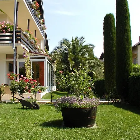 In Mit Balkon, Klimaanlage, W-lan Guest house *
