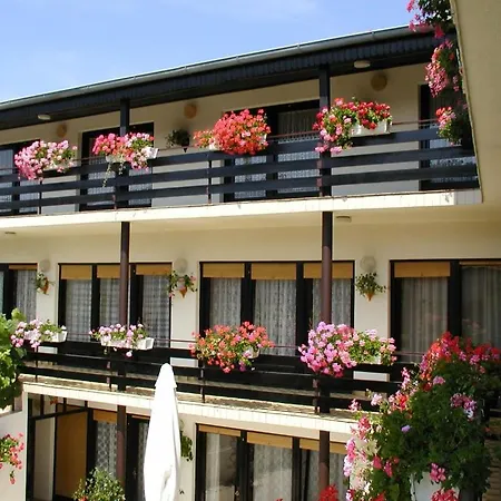 In Mit Balkon, Klimaanlage, W-lan *